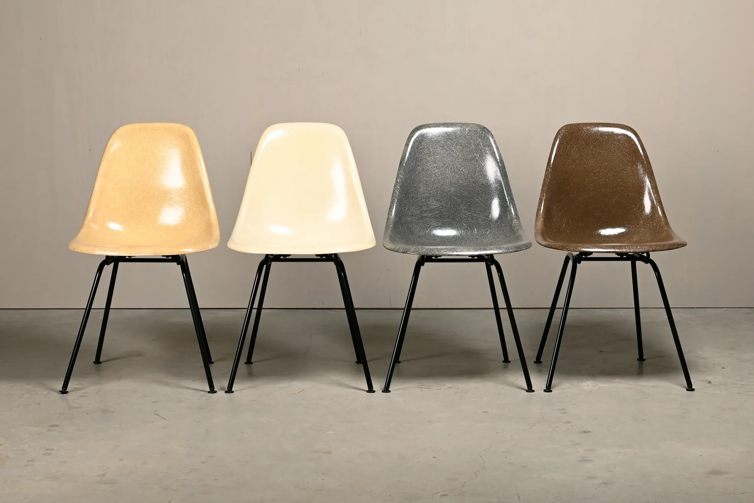 Charles & Ray Eames DSX Side Chair multicolor set - Image 2