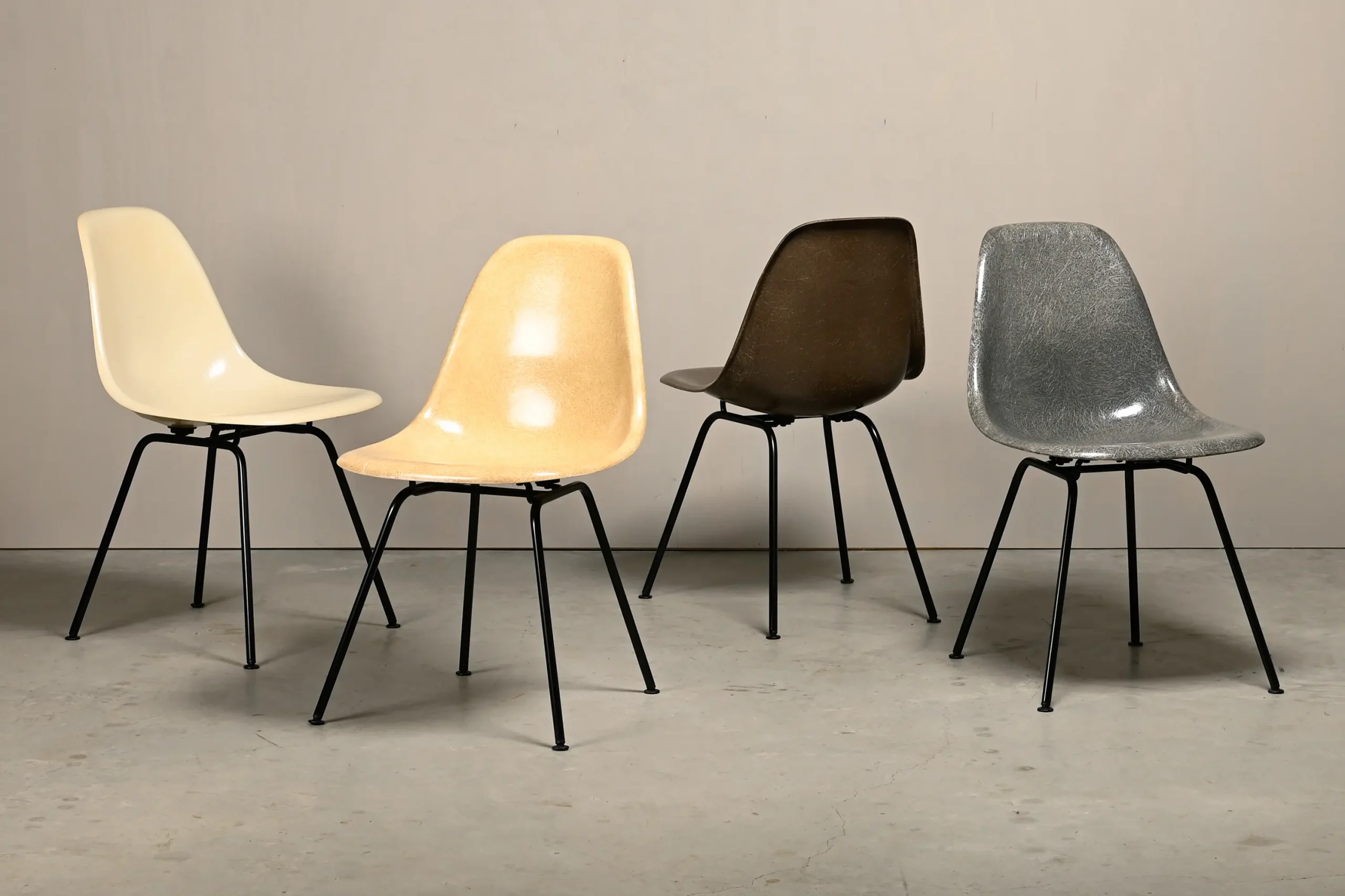 Charles & Ray Eames DSX Side Chair multicolor set - Image 4