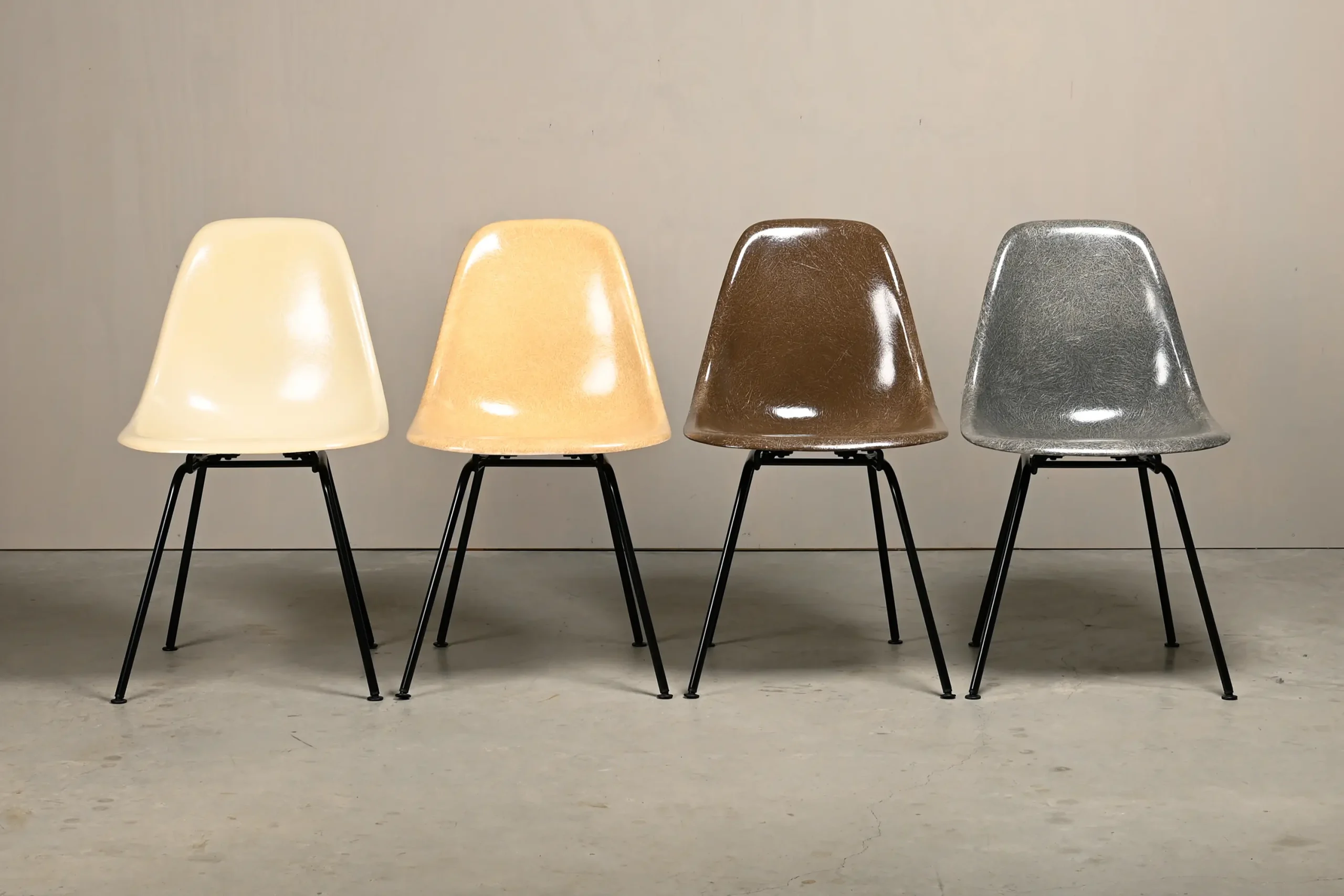 Charles & Ray Eames DSX Side Chair multicolor set - Image 5