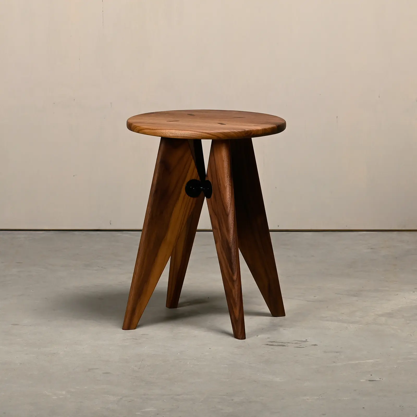 Jean Prouvé Tabouret Bois Walnut, Vitra